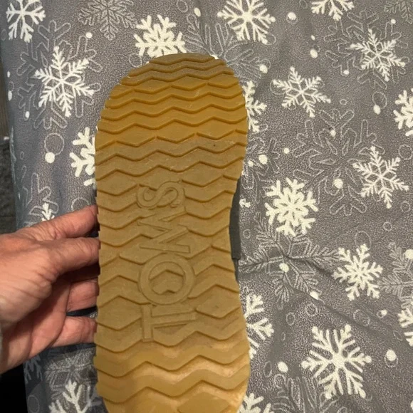 Toms Gray Slip-On Sneakers - Picture 2 of 2